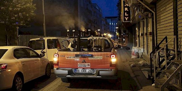 Zeytinburnu'nda Bir Gecede 6 Mahalle İlaçlanıyor