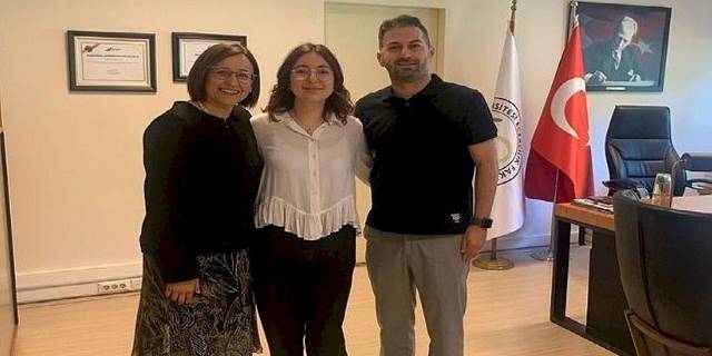 EÜ Eczacılık Fakültesinde genç bilim insanları uluslararası başarılara imza atıyor