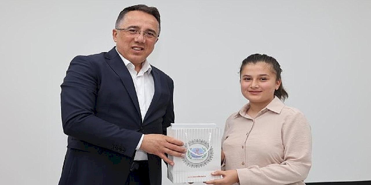 Nevşehir Belediyesi LGS'de ilk 50'ye giren Öğrencileri ödüllendirdi 