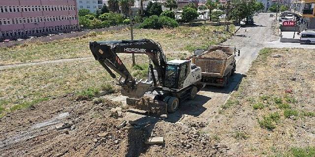 Aydın Büyükşehir Belediyesi Söke'de yol yapım çalışmalarına devam ediyor