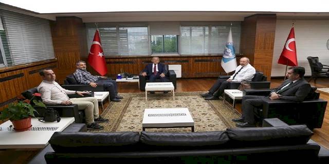 Memduh Büyükkılıç'a akademisyenlerden ziyaret