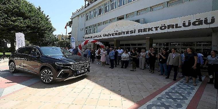 Türkiye'nin yerli otomobili TOGG DEÜ'nün Makam Aracı oldu