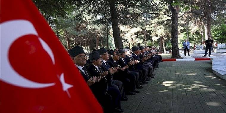 15 Temmuz Anma Programları Şehitlik Ziyaretiyle Başladı