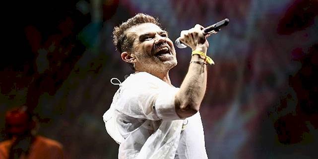 Kenan Doğulu'yu Binlerce İzmirli Yalnız Bırakmadı