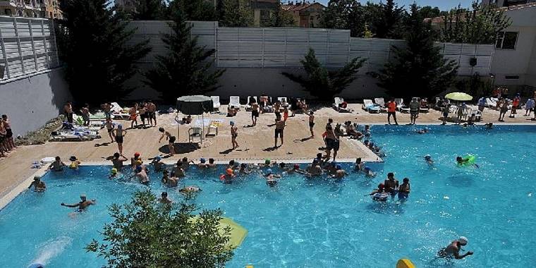 Keçiören'de Deniz tadında aquaparklar 