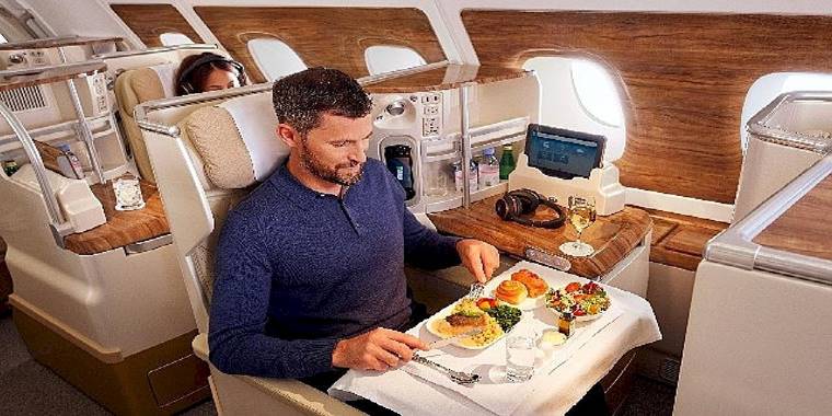 Emirates, Yemek Ön Sipariş Hizmetini Tanıtıyor