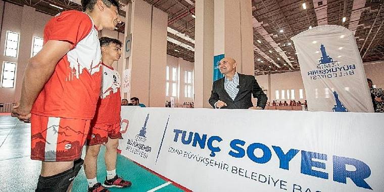 İzmir'in yeni spor uygulaması Sporİzmir kullanıma sunuldu
