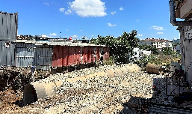 Gebze Balçık Mahallesi'nde dev borular ile yağmur suyu hattı çalışması