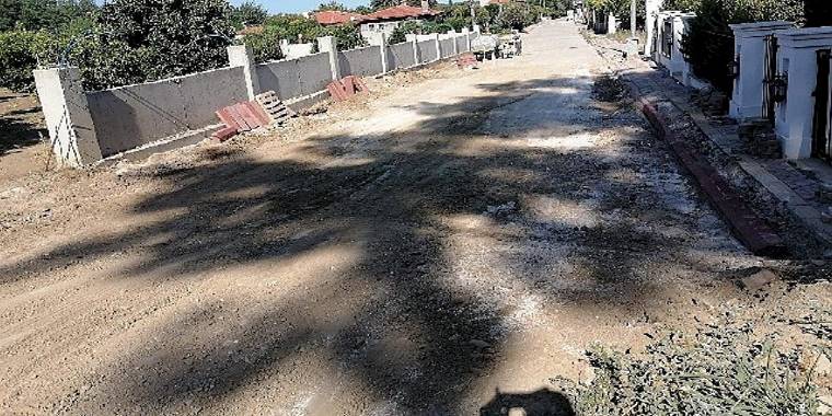 Arslanbucak'ta yol ve ışıklandırma çalışması sürüyor