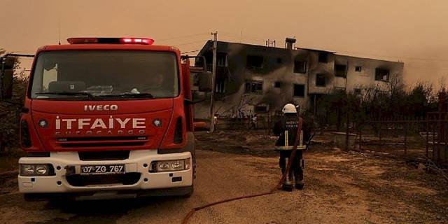 Manavgat Ahmetler sakinlerine yangınla mücadele eğitimi verildi