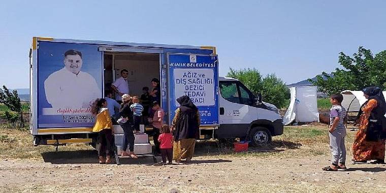 Kınık'ta gezici diş sağlığı aracında tarım işçilerine sağlık taraması