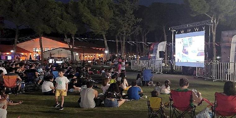 Aydın Büyükşehir Belediyesi Tekstil Park'ta her akşam farklı bir etkinlik düzenliyor