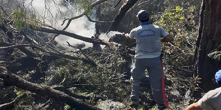 Kemer'deki orman yangınına müdahale sürüyor