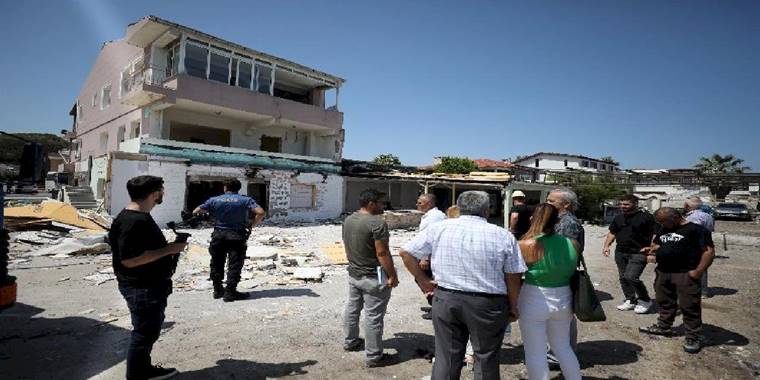 İzmir Narlıdere'de imara aykırı yapılarla mücadeleye devam