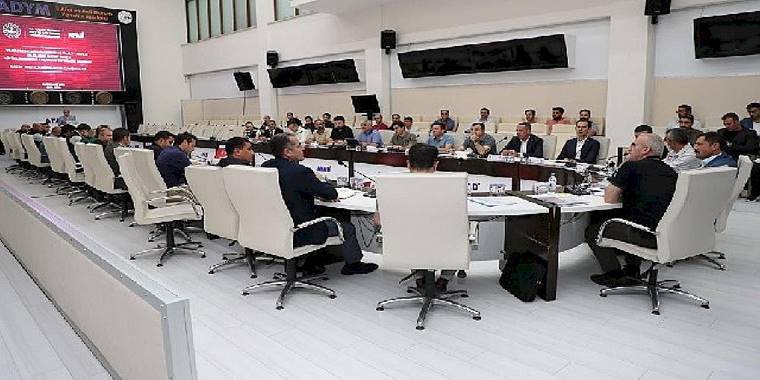 KOSKİ Genel Müdürü Demir, Hatay'ın altyapısının değerlendirildiği toplantıya katıldı