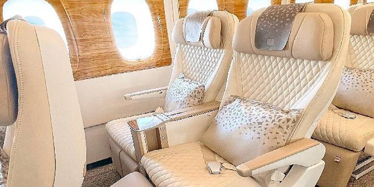 Emirates Premium Economy, ilk hizmet yılında kabin sınıfının ayrıcalıklarını deneyip keyfini çıkaran 160.000'den fazla yolcuyla göz kamaştırdı