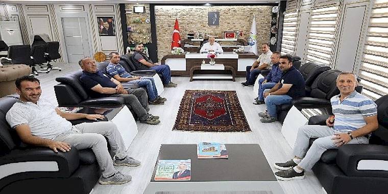 Belediye işçilerinden Başkan Öztürk'e zam teşekkürü