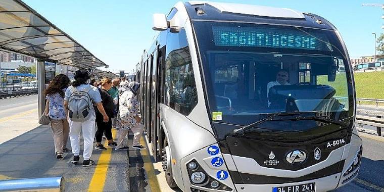 İstanbul Büyükşehir Belediyesi'nin Yeni Metrobüsleri Sefere Başladı