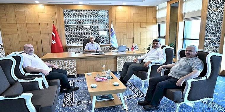 Başkan Kocaman'dan Kartepeli Hacılara Ziyaret