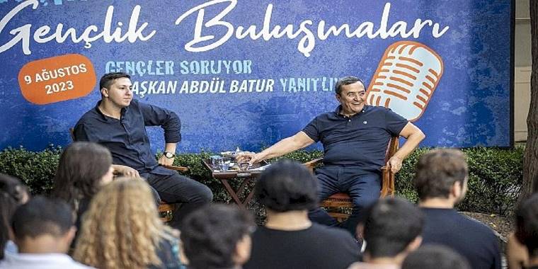 Gençler sordu, Başkan Batur yanıtladı