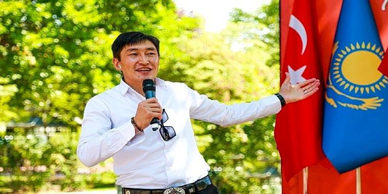 Kazak Milli Şairi Abay Kunanbayev Doğumunun 178'inci Yılında Anıldı