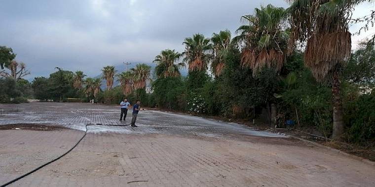 Antalya Büyükşehir ekipleri karavan park tahliyesini tamamladı