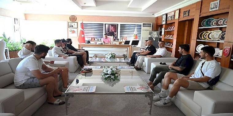 Kemer 2020 Futbol Kulübü'nden Başkan Topaloğlu'na ziyaret