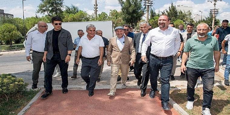Başkan Soyer Çiğli'de çevre düzenleme çalışmalarını inceledi