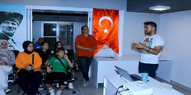 Antalya Büyükşehir gençlere yurtdışı değişim fırsatlarını anlattı