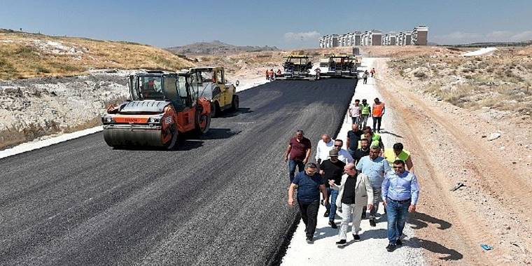 Selçuklu Belediye Başkanı Ahmet Pekyatırmacı, yıl içinde 150 bin ton sıcak asfalt dökeceklerini söyledi