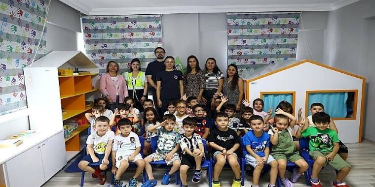 Minik öğrencilere deprem eğitimi