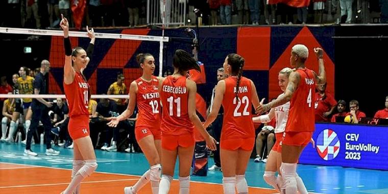 Türkiye-Azerbaycan voleybol maçı CANLI İZLE