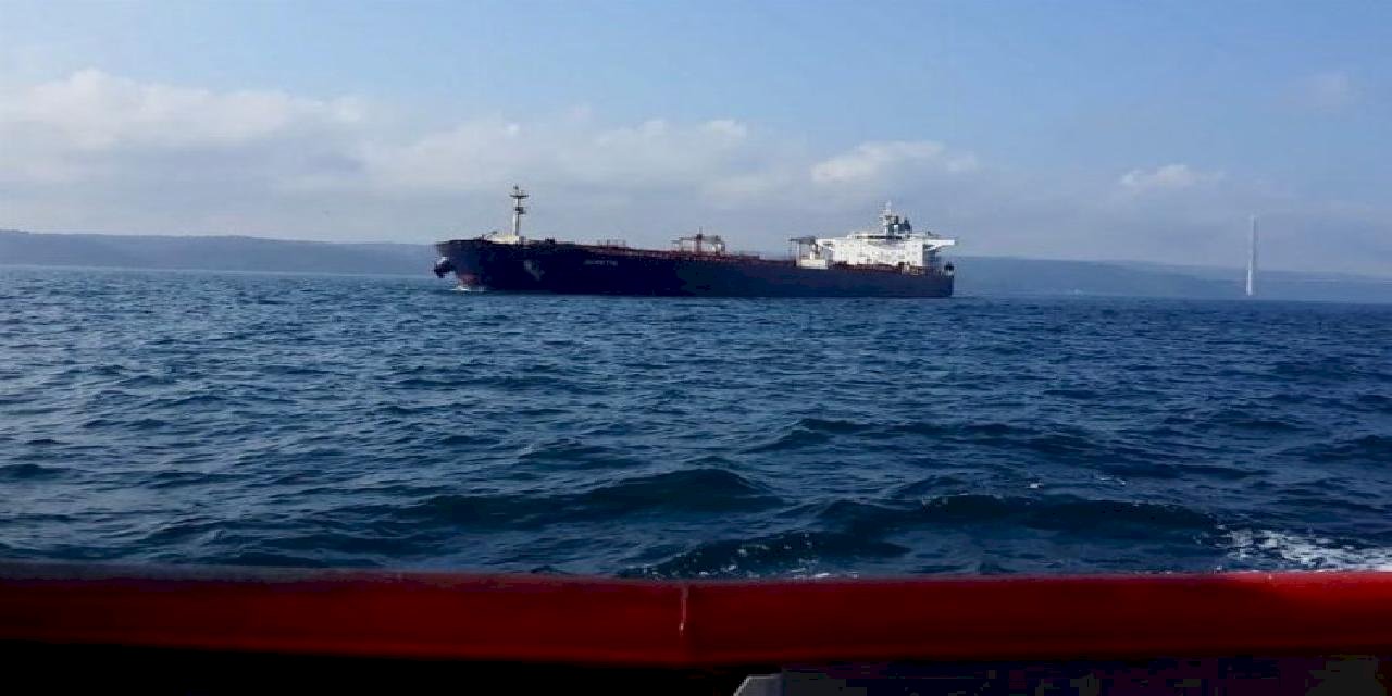 İstanbul'da gemi trafiği yeniden faal!