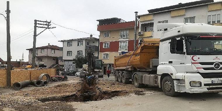 Gebze'de başlatılan altyapı çalışmaları gece gündüz demeden devam ediyor