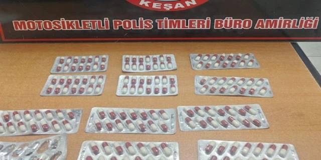 Çalıntı motosiklette uyuşturucu ile yakalandı