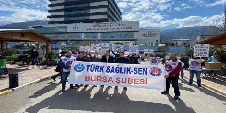 Bursa'da sendikalı sağlıkçılar: Kazanım yerine hezimet var!