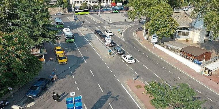 Kocaeli Büyükşehir'den yol çizgileriyle düzenli ve güvenli ulaşım