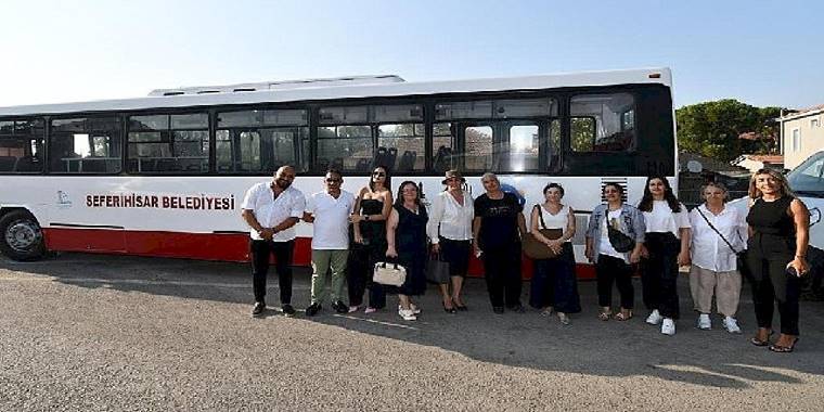 İzmir Büyükşehir Belediyesi'nden Seferhisar Belediyesi'ne otobüs