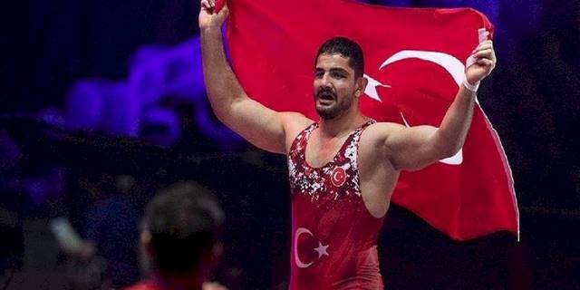 Milli güreş��i Taha Akgül'den 2024 Paris Olimpiyatları açıklaması!