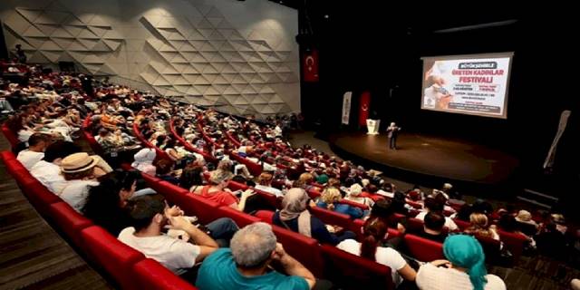 Büyükşehir üreten kadınların yanında