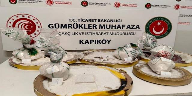 Duvar saatlerine uyuşturucu gizlediler!