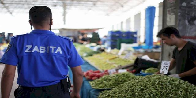 Kütahya'da zabıta ekiplerinden pazar denetimi
