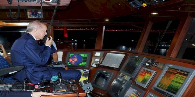 'Vira Bismillah' denilerek sezon açıldı... Deprem bölgesindeki balıkçılara müjde