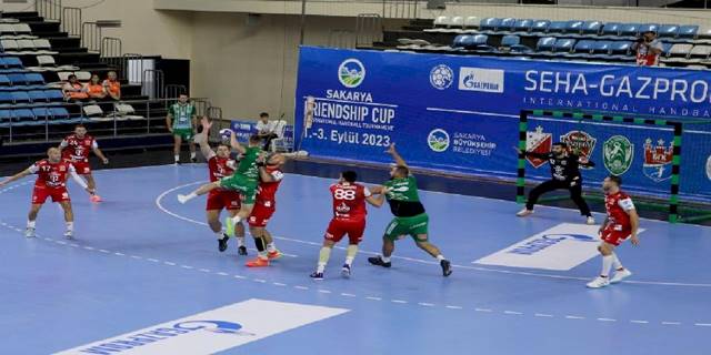 Uluslararası hentbol turnuvasında ilk gün geride kaldı