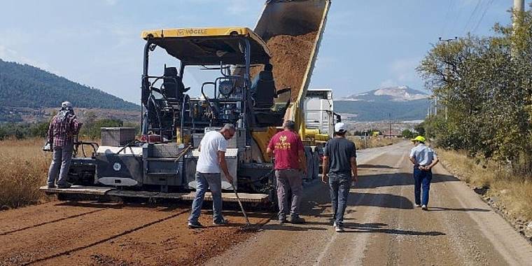 Kırsal Mahallelerde Yol Çalışmaları Devam Ediyor