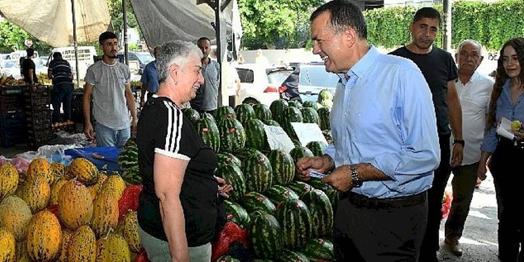 Başkan Abdullah Özyiğit, pazarcı esnafı ve vatandaşlarla buluştu