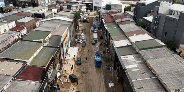 İstanbul'da selden etkilenen hanelere 15 bin TL!