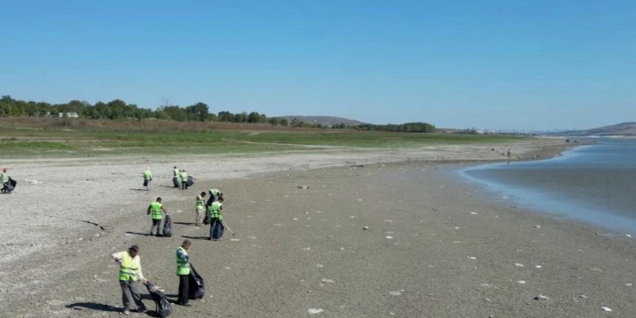 İstanbul'da baraj havzalarından haftada 100 ton atık toplanıyor