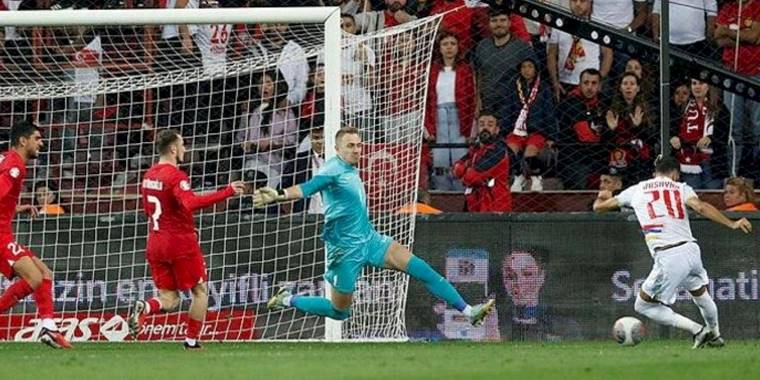Türkiye 1-1 Ermenistan (MAÇ SONUCU-ÖZET) | A Milli Takım'dan beklenmedik kayıp!