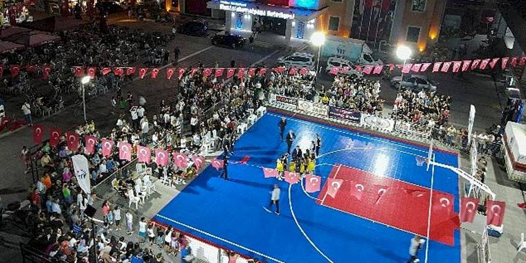 Mustafakemalpaşa'nın markası Tatlıtop Basketbol Şenlikleri başladı